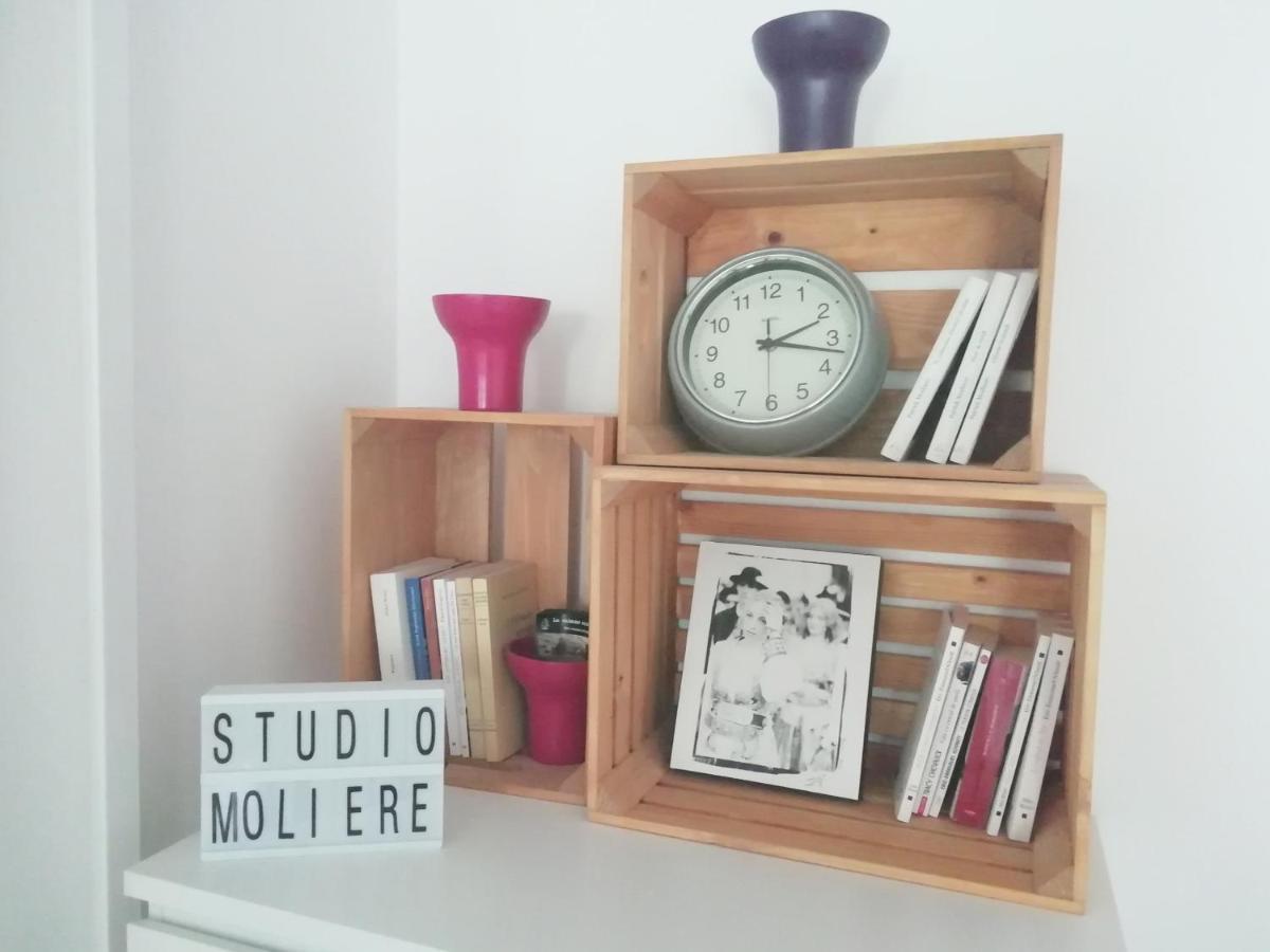 Studio Moliere Appartement Braşov Buitenkant foto