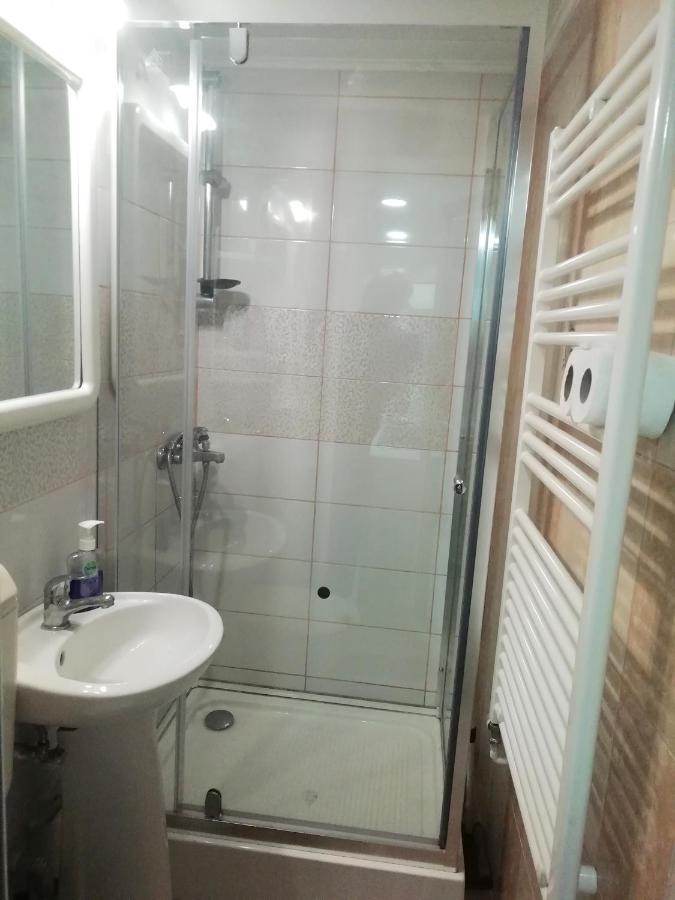 Studio Moliere Appartement Braşov Buitenkant foto